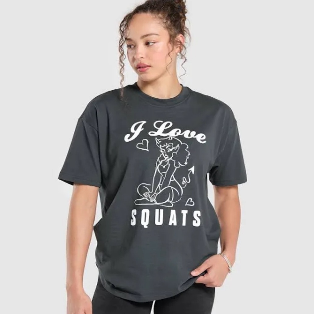I LOVE SQUATS GRAPHIC OVERSIZED TEE